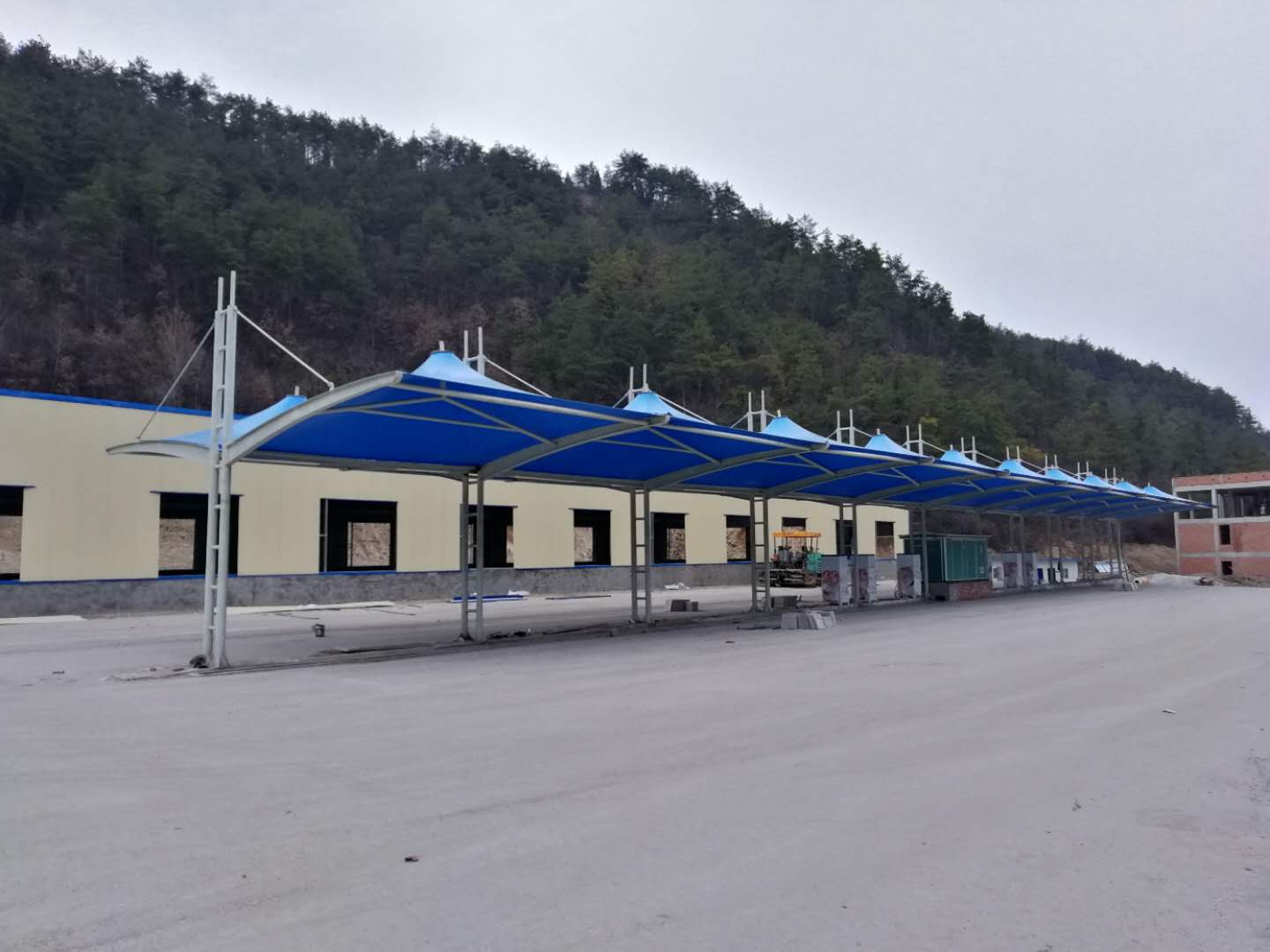 ����ʮ�����y�(y��ng)�^(q��)�L(zh��ng)�X늄�(d��ng)��܇(ch��)���վ�����깤����ʹ��